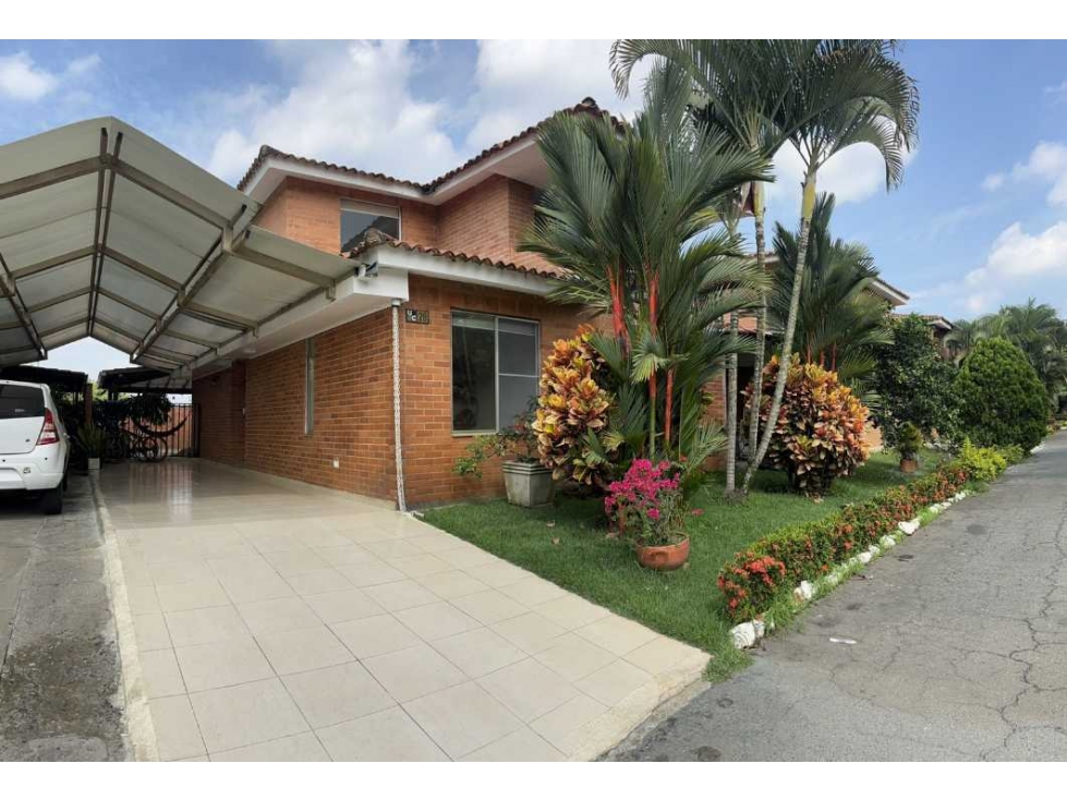 VENDO CASA EL CASTILLO LA PRADERA PQ6657094