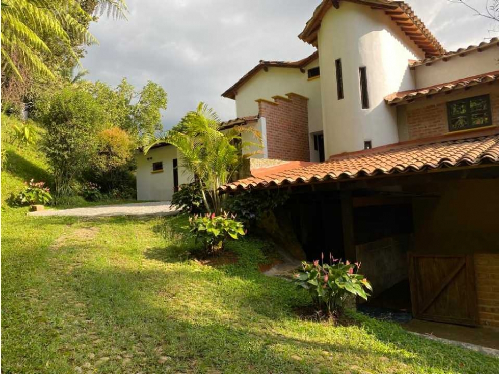 VENDO CASA FINCA CON PESEBRERAS EN CALDAS, ANTIOQUIA