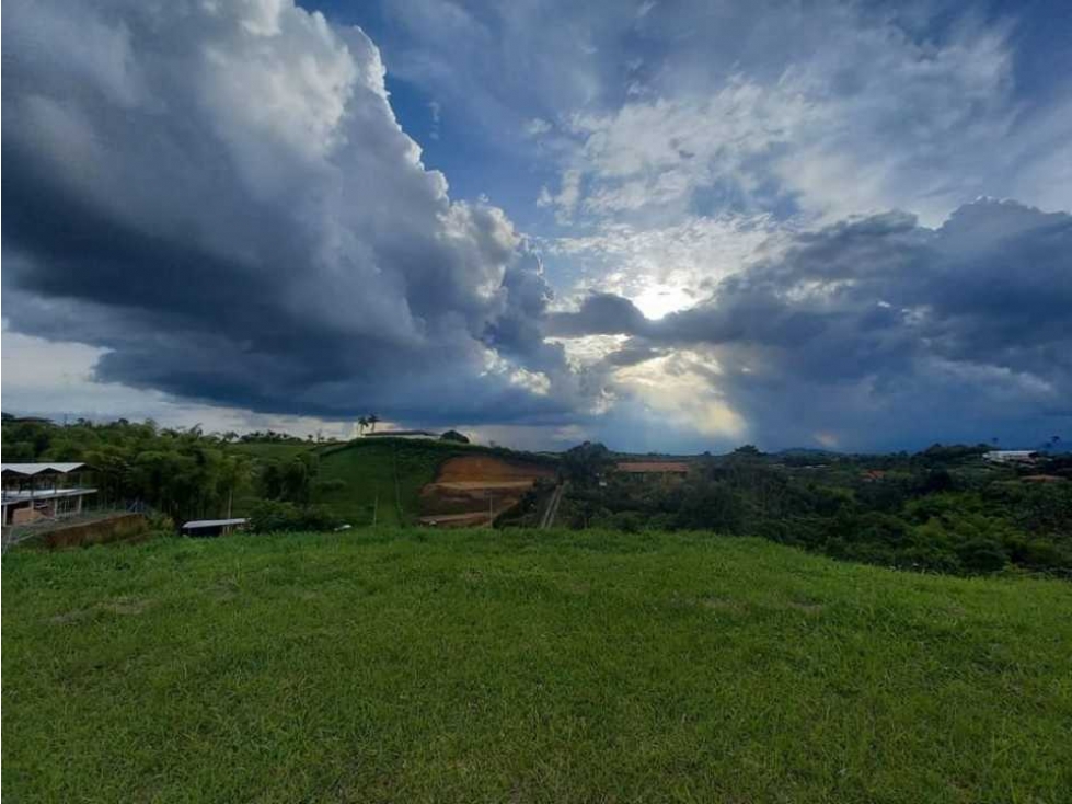 VENDO  LOTE ESQUINERO EN  CONDINA CON HERMOSA VISTA