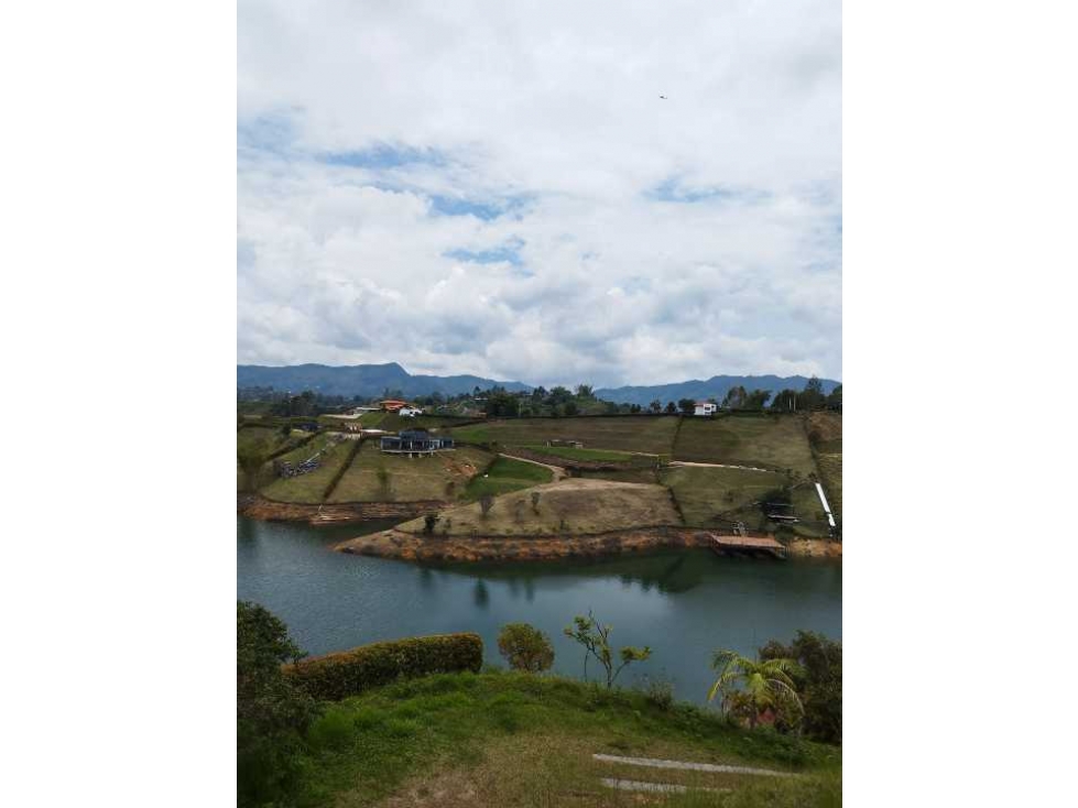 Vendo lote en Guatape antioquia