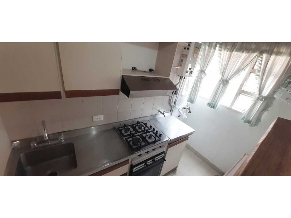 Vendo/Arriendo Apto. 48 m2 piso 5 sin ascensor con parqueadero y depós