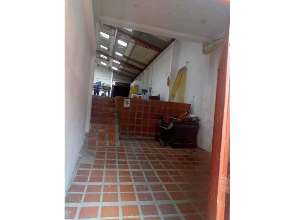 Venta de bodega en el centro de pereira