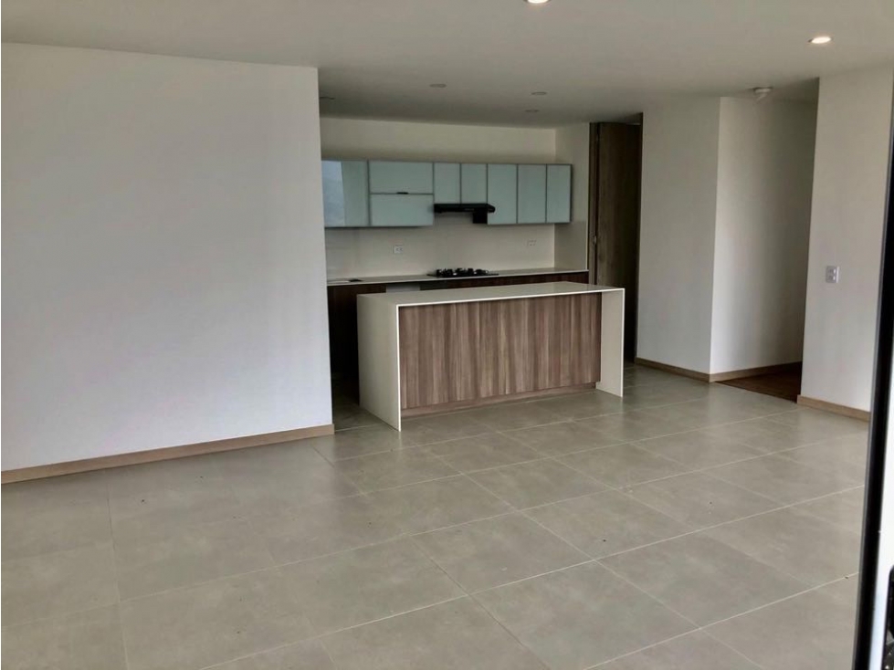 Venta de hermoso apartamento parte baja del poblado sector Ceylan