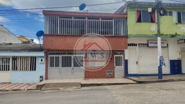 Casa Con Dos Apartamento Independientes En El Barrio Porvenir, Cerca A Almacenen Alkosto Y D1 En Villavicencio - Jws Inmobiliaria